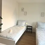 Business With Balcony דירה *