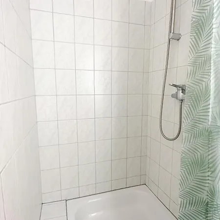 Business With Balcony Apartamento