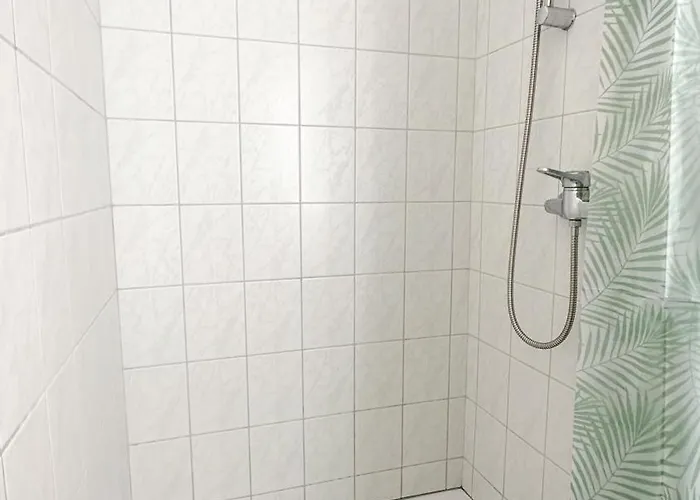 Business With Balcony 公寓